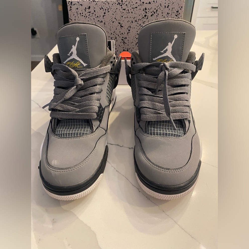 Nike Air Jordan 4 Retro in cavestone Sneakers size 9